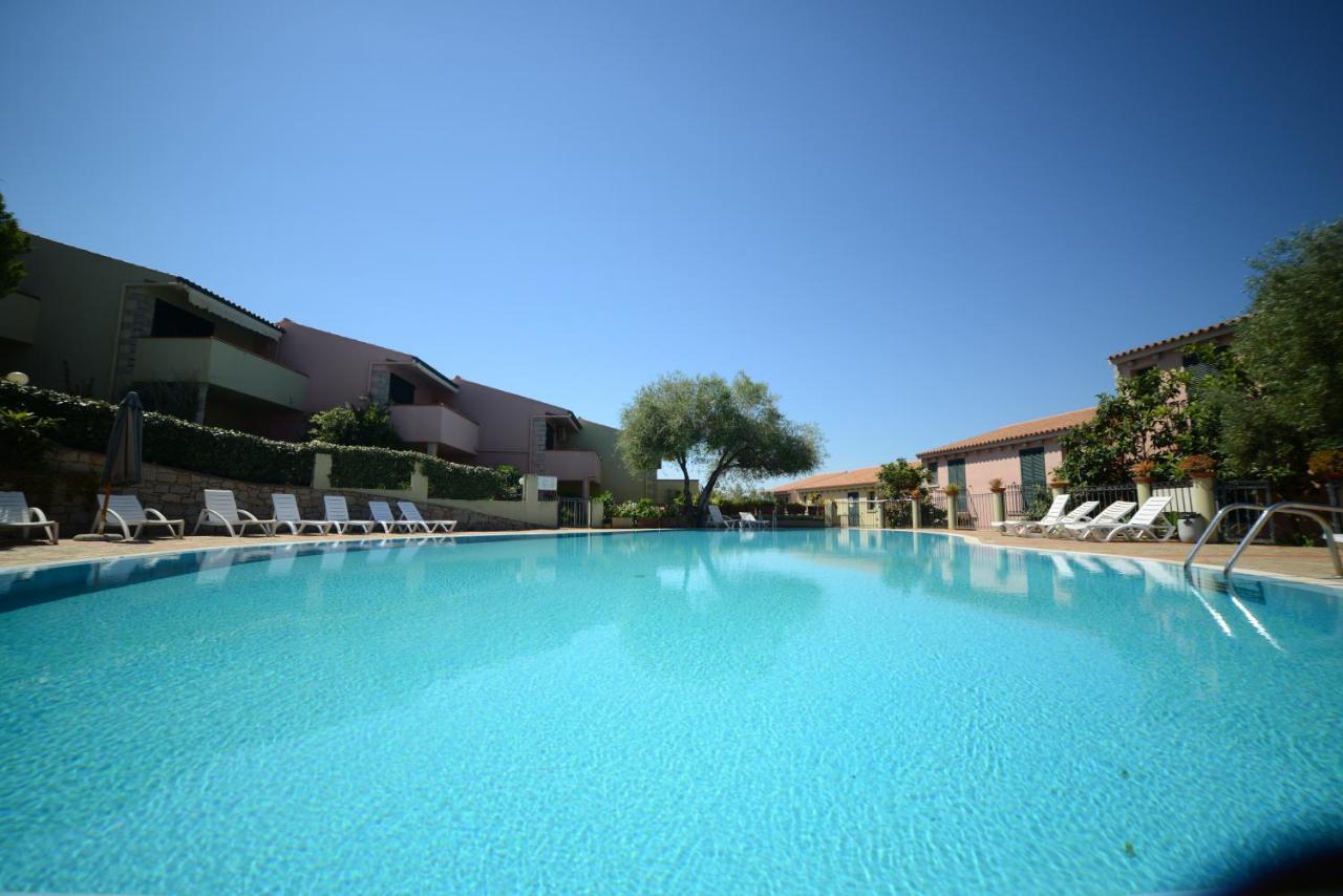 Villaggio Sa Ventana Badesi Buitenkant foto